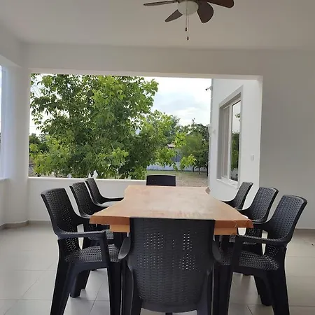 Serenity With Private Pool And Large Garden. Hotel