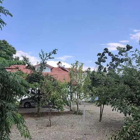 Serenity With Private Pool And Large Garden. *